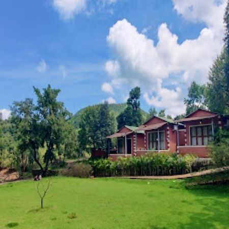 Hotel River Orchid Resort Satara Buitenkant foto