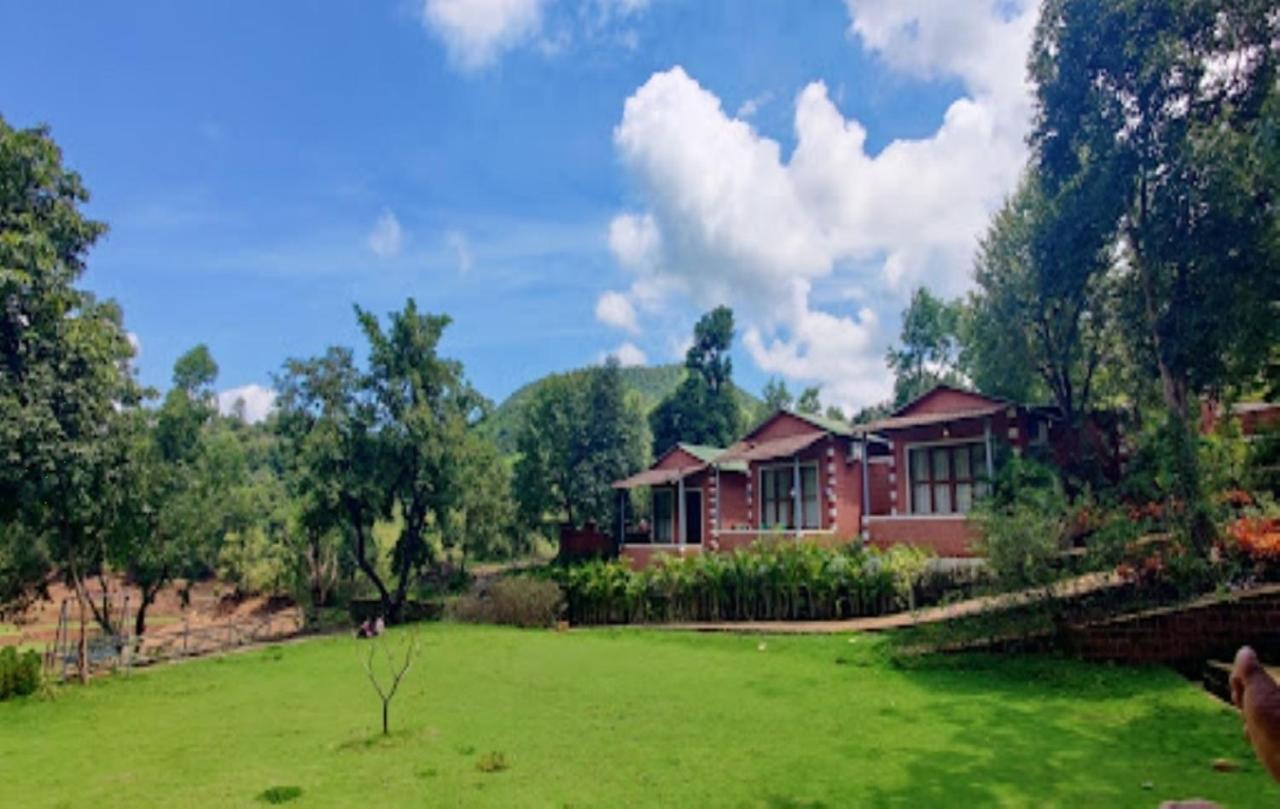 Hotel River Orchid Resort Satara Buitenkant foto