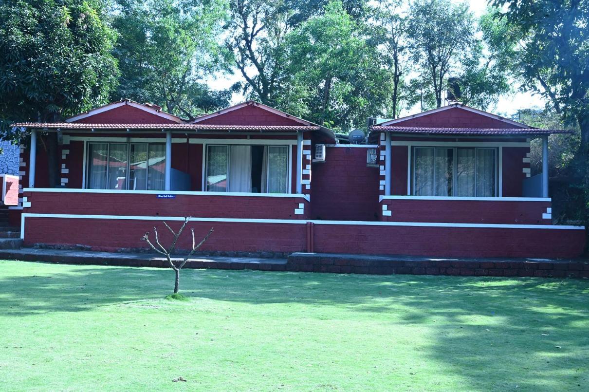 Hotel River Orchid Resort Satara Buitenkant foto