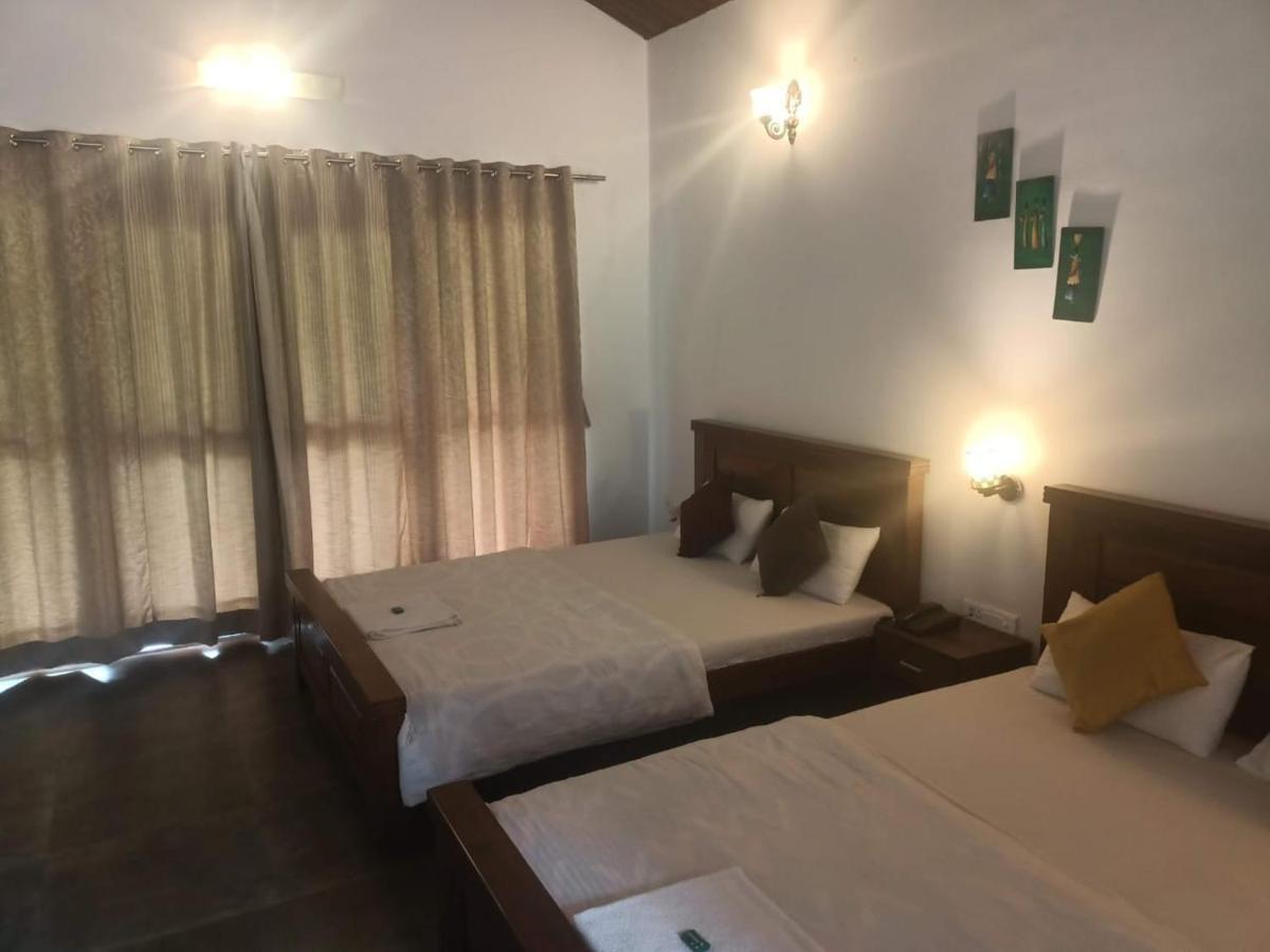 Hotel River Orchid Resort Satara Buitenkant foto