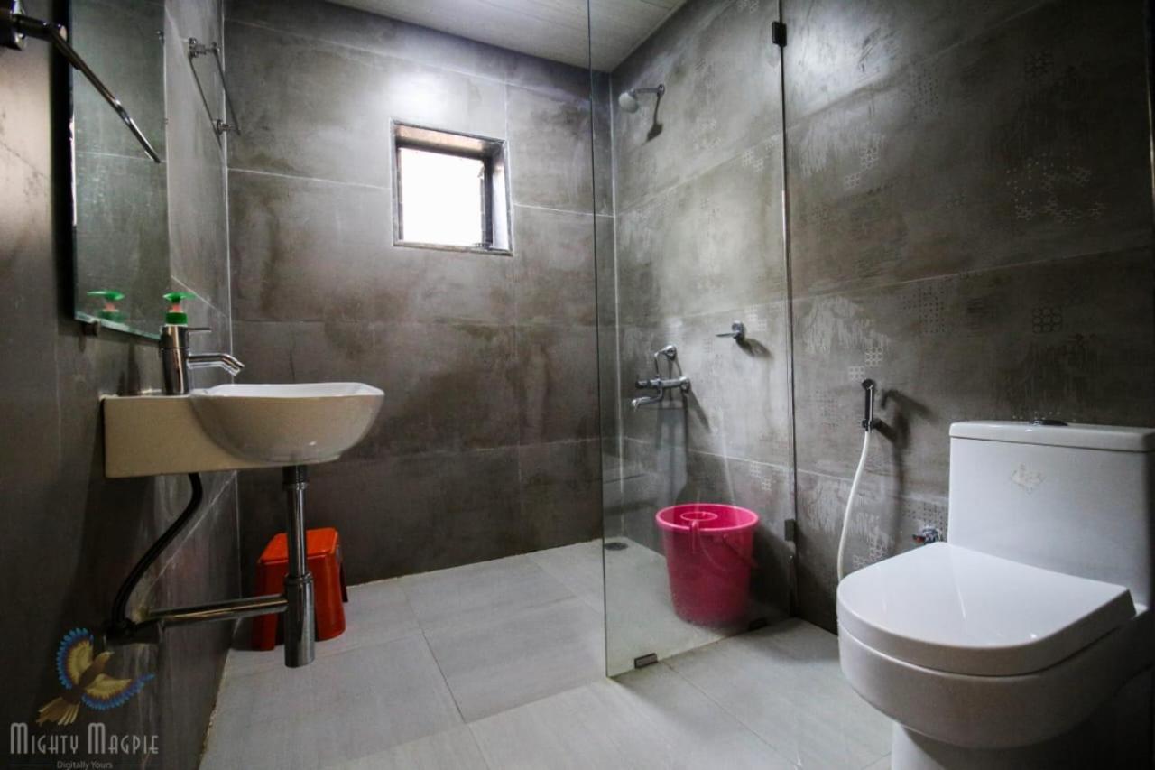 Hotel River Orchid Resort Satara Buitenkant foto