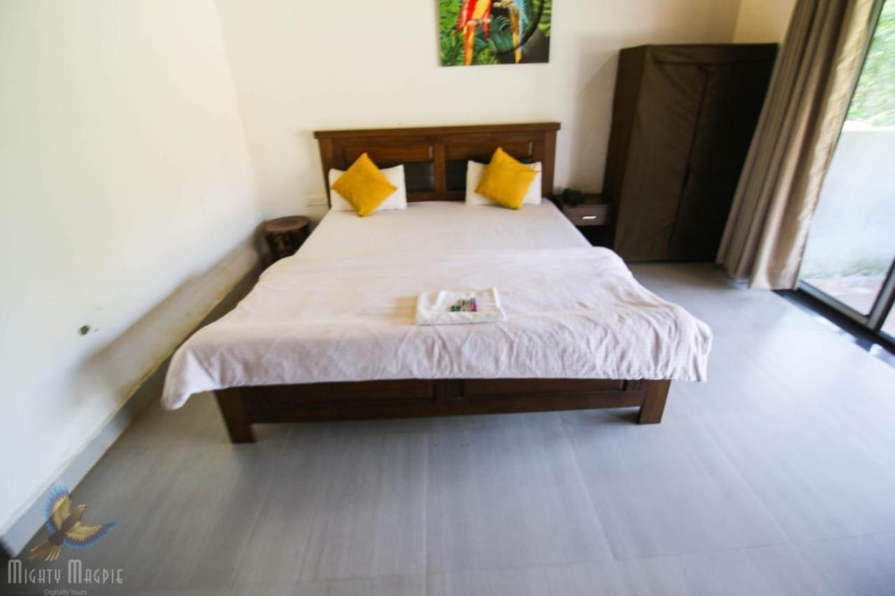 Hotel River Orchid Resort Satara Buitenkant foto