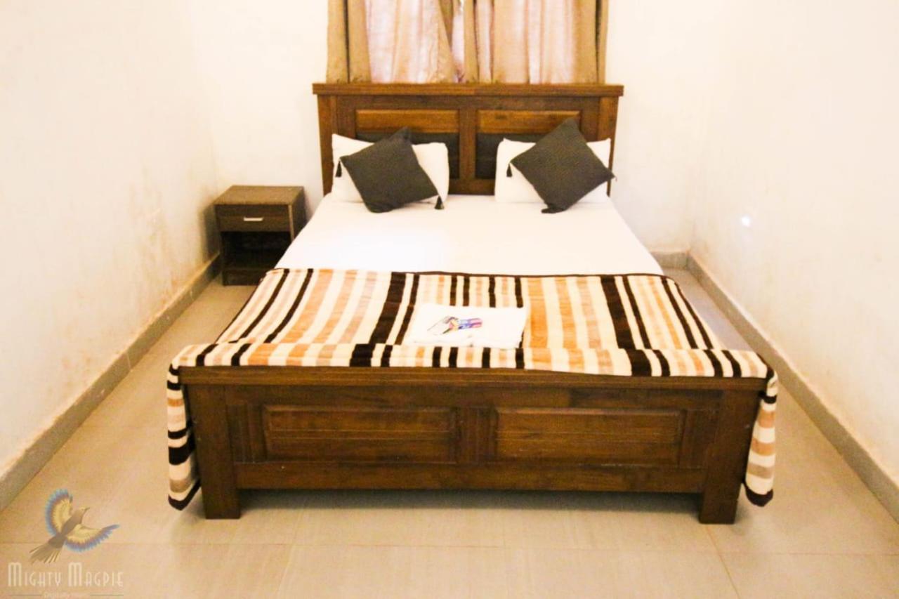 Hotel River Orchid Resort Satara Buitenkant foto