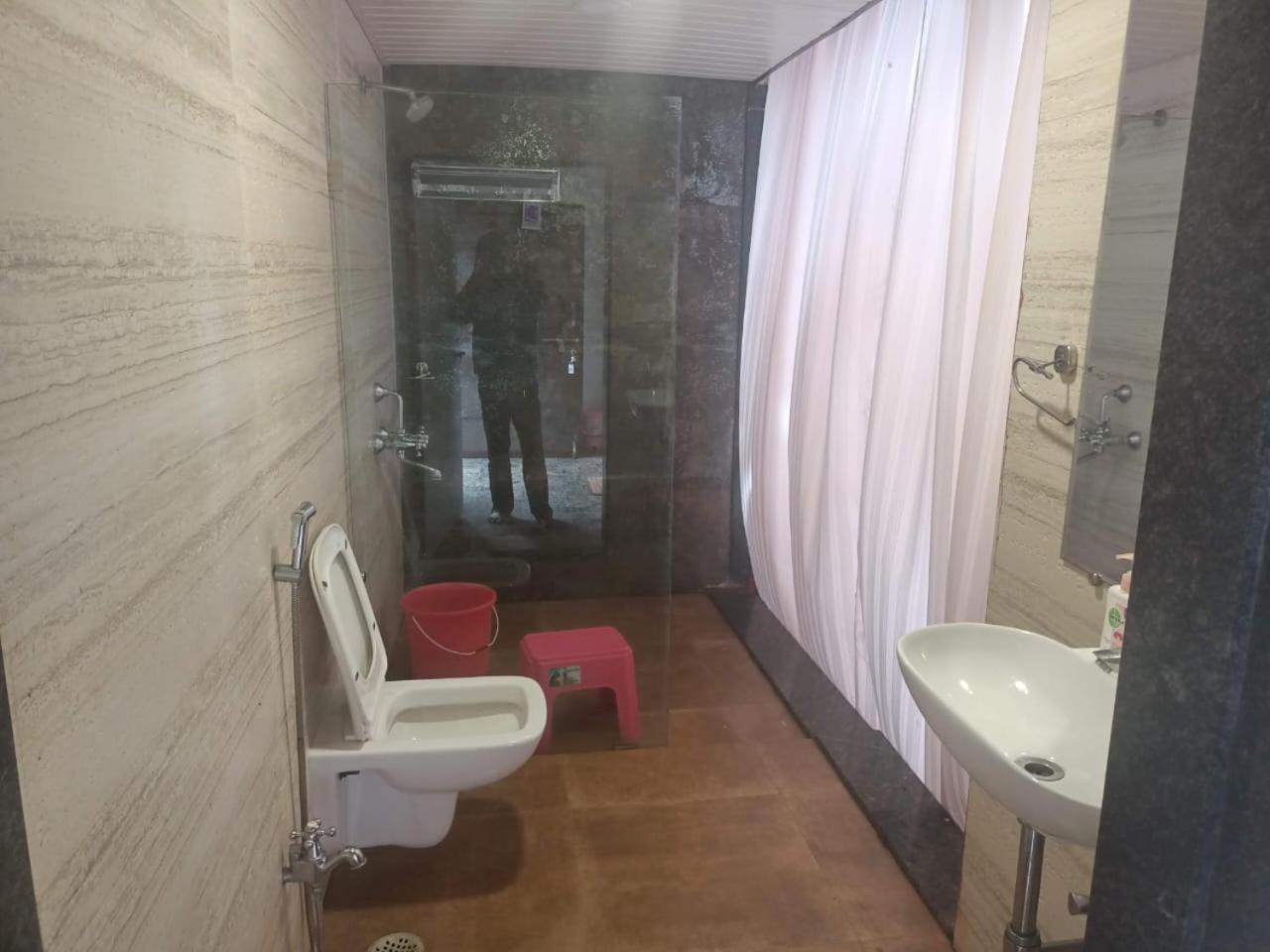 Hotel River Orchid Resort Satara Buitenkant foto