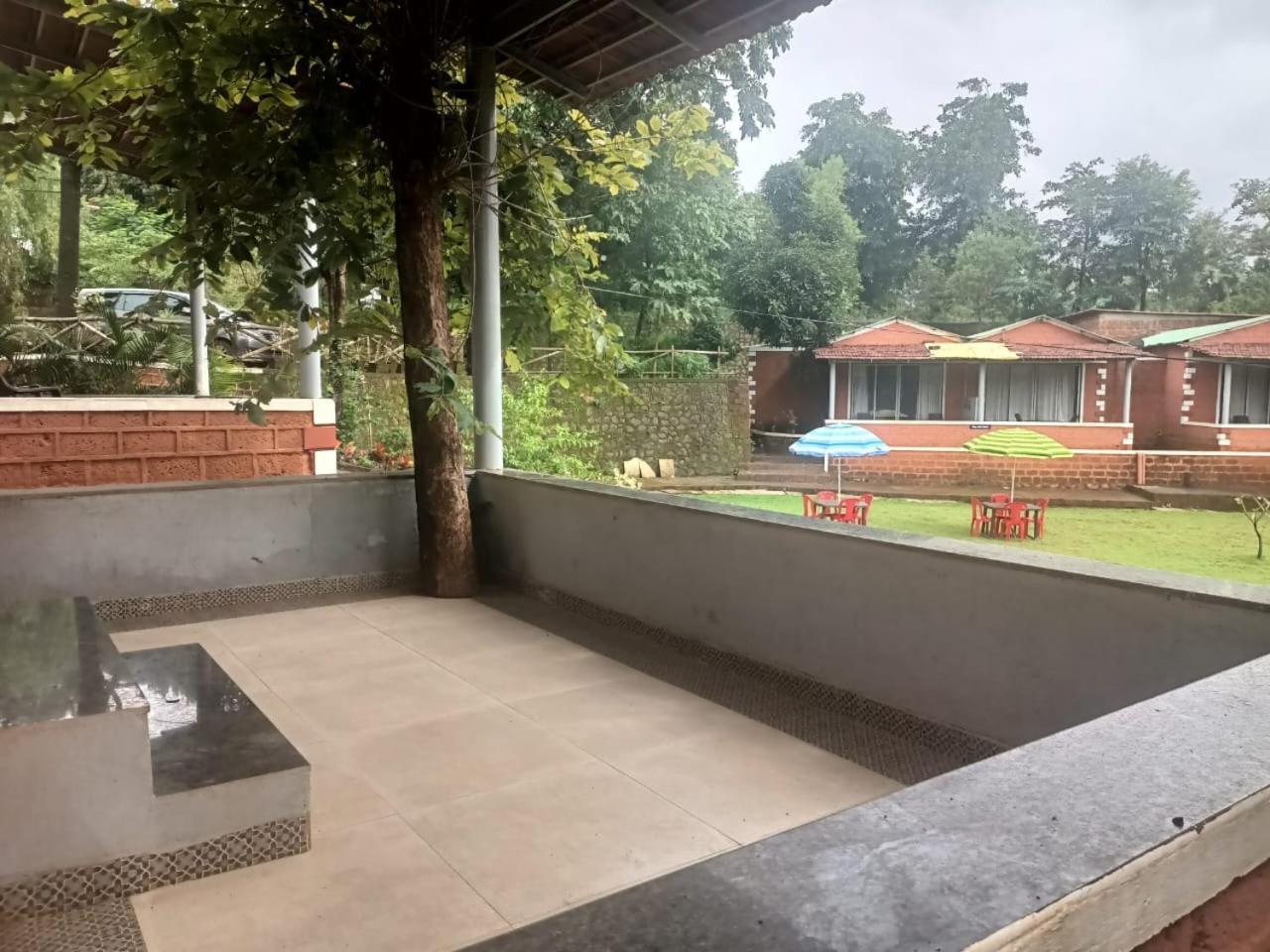 Hotel River Orchid Resort Satara Buitenkant foto